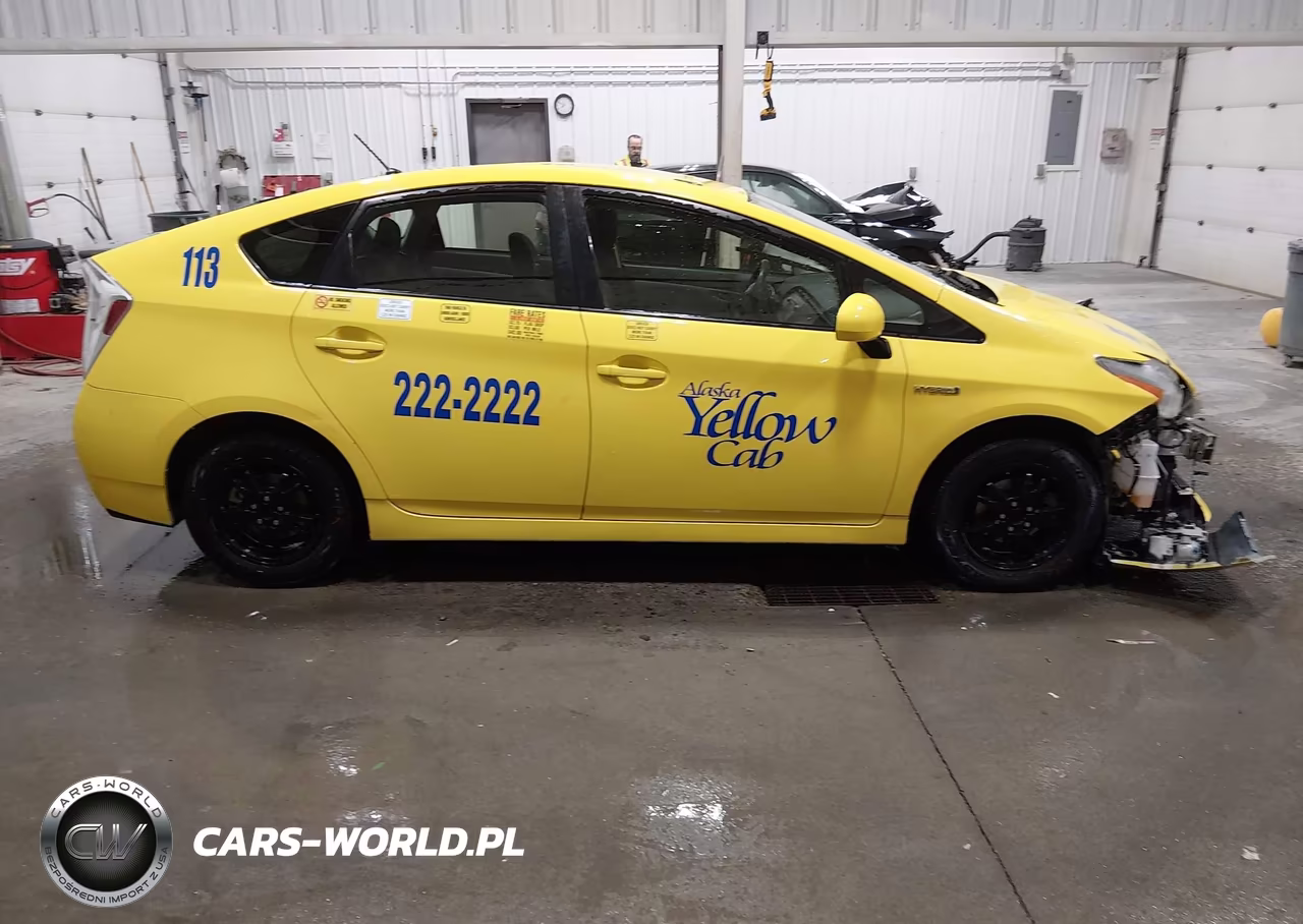 2013 Toyota Prius Two VIN:JTDKN3DU2D0344010 - 14
