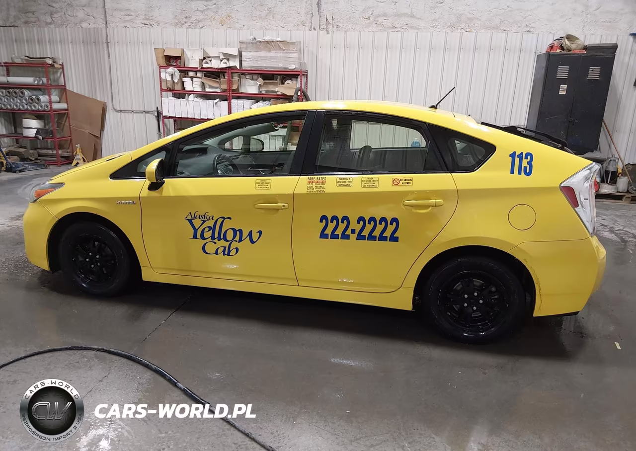 2013 Toyota Prius Two VIN:JTDKN3DU2D0344010 - 15