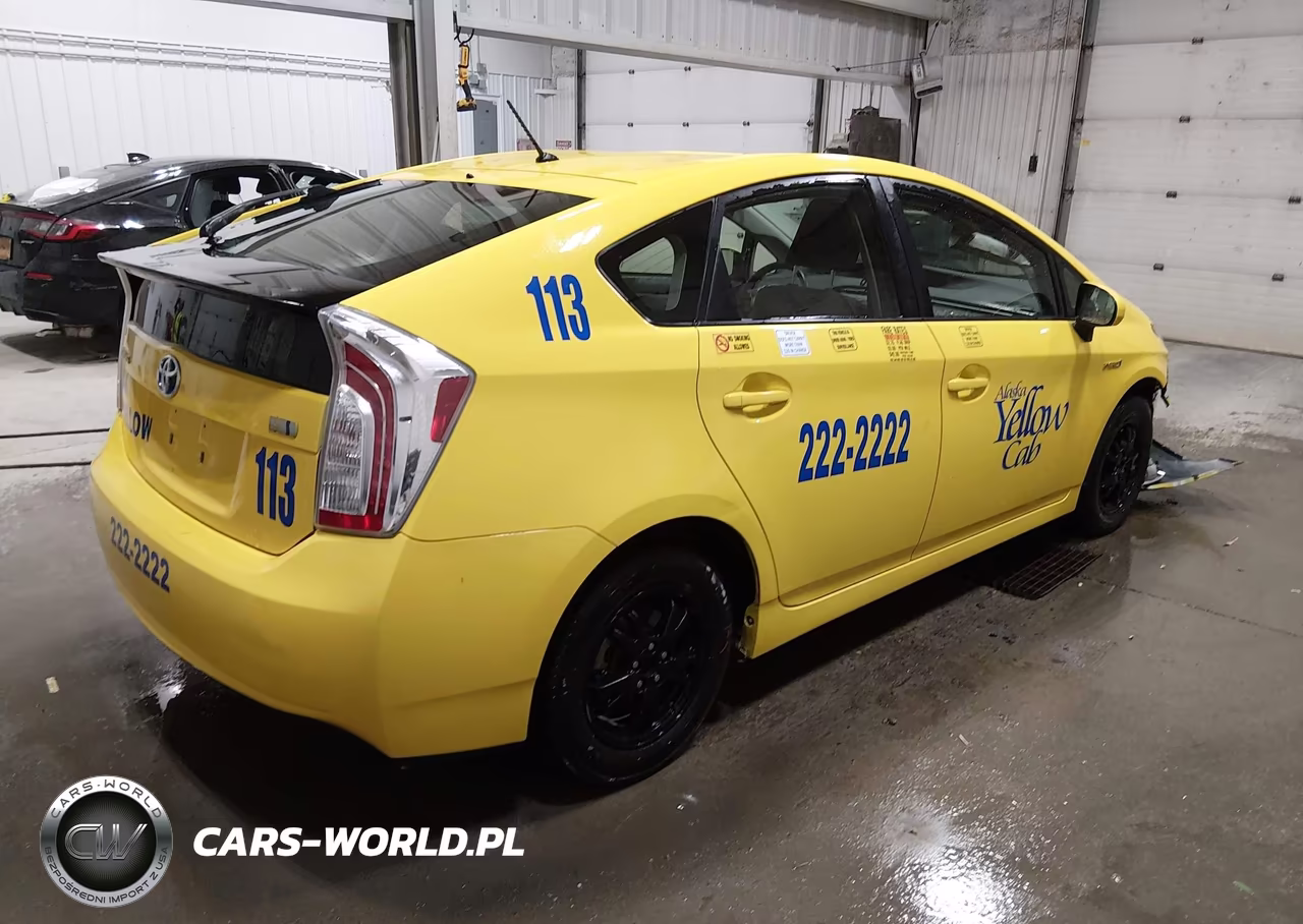 2013 Toyota Prius Two VIN:JTDKN3DU2D0344010 - 4