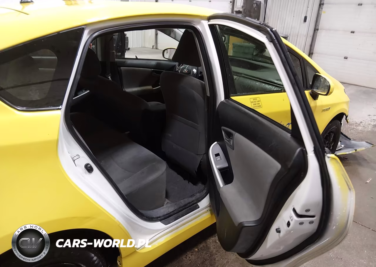 2013 Toyota Prius Two VIN:JTDKN3DU2D0344010 - 8