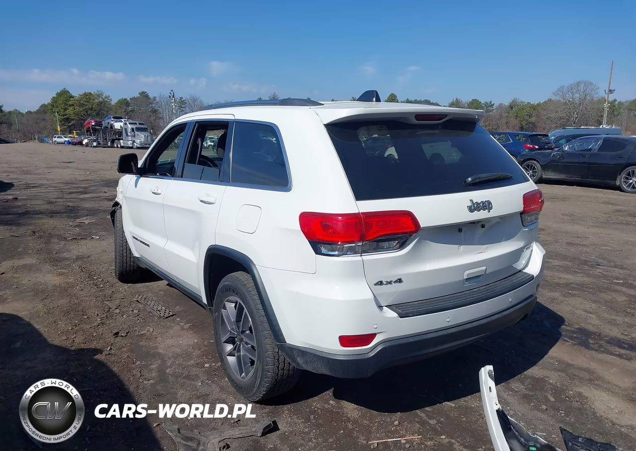 2019 Jeep Grand Cherokee Laredo E 4X4 VIN:1C4RJFAG8KC814756 - 3