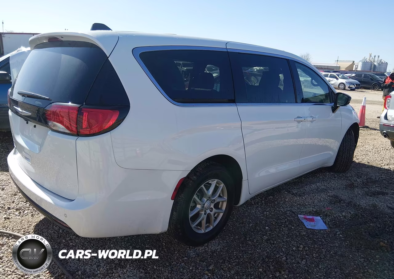 2025 Chrysler Voyager Lx VIN:2C4RC1CG3SR613977 - 4