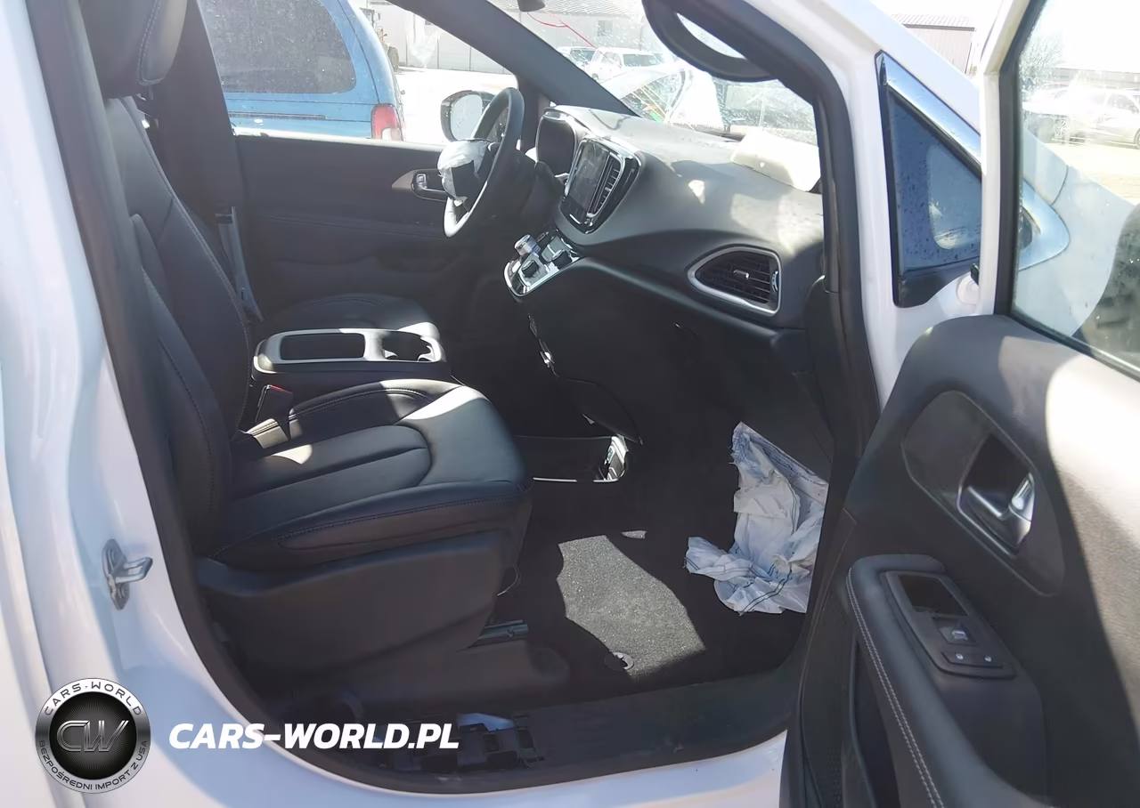 2025 Chrysler Voyager Lx VIN:2C4RC1CG3SR613977 - 5