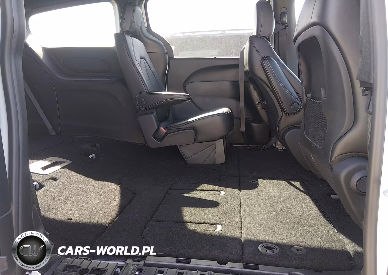 2025 Chrysler Voyager Lx VIN:2C4RC1CG3SR613977 - 8