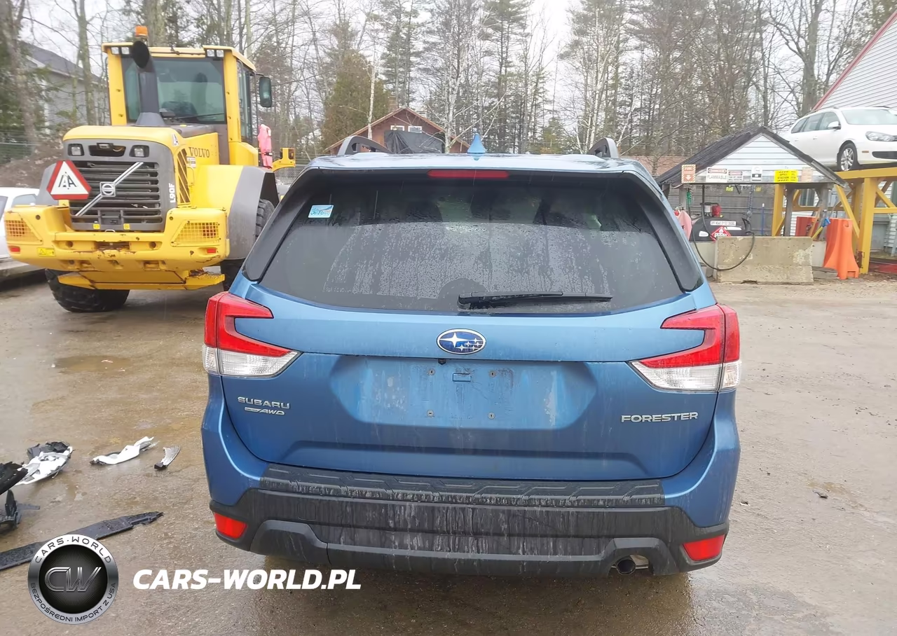 2022 Subaru Forester Premium VIN:JF2SKAEC4NH516643 - 17
