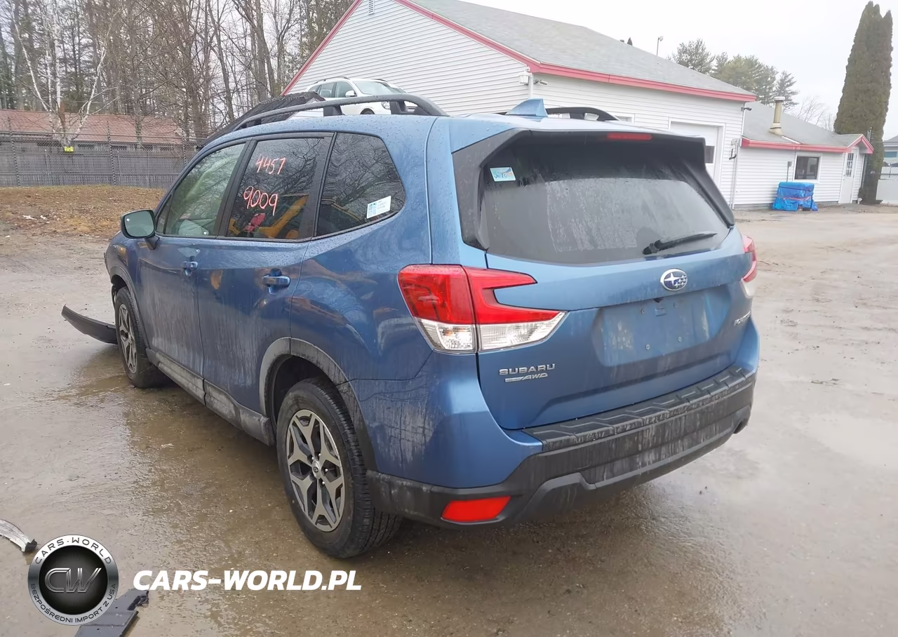2022 Subaru Forester Premium VIN:JF2SKAEC4NH516643 - 3