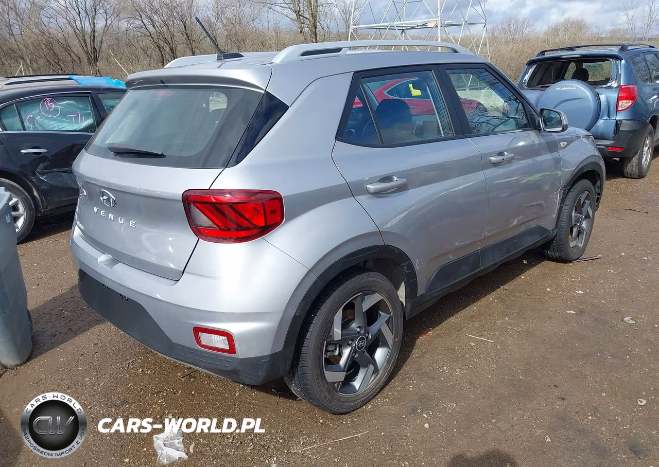 2026 Hyundai Venue Sel VIN:KMHRC8A39TU425716 - 4