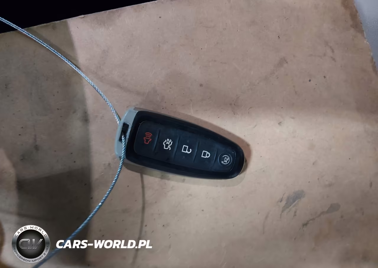 2018 Ford Focus Titanium VIN:1FADP3J28JL281128 - 11
