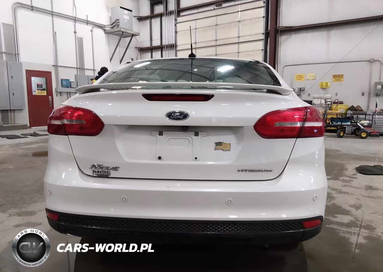 2018 Ford Focus Titanium VIN:1FADP3J28JL281128 - 17