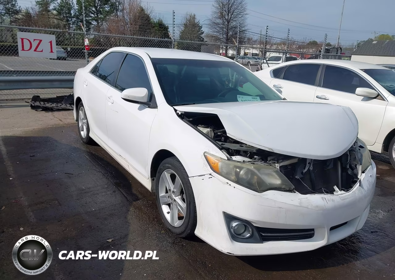 2014 Toyota Camry Se – zdjęcie 1 z 17