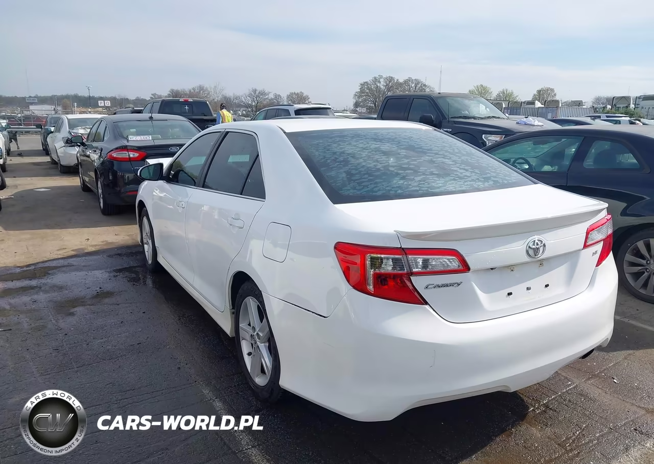 2014 Toyota Camry Se VIN:4T1BF1FK1EU429620 - 3