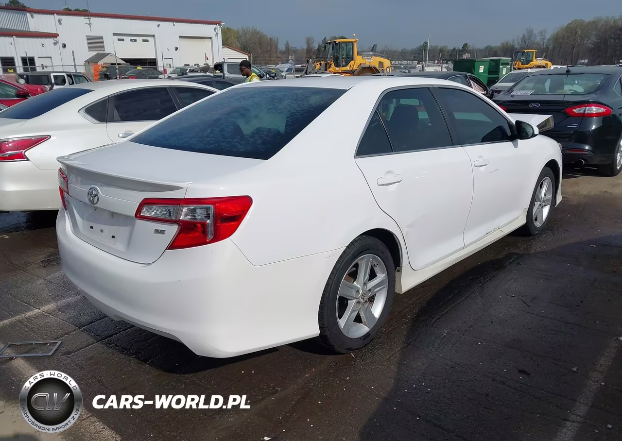 2014 Toyota Camry Se VIN:4T1BF1FK1EU429620 - 4