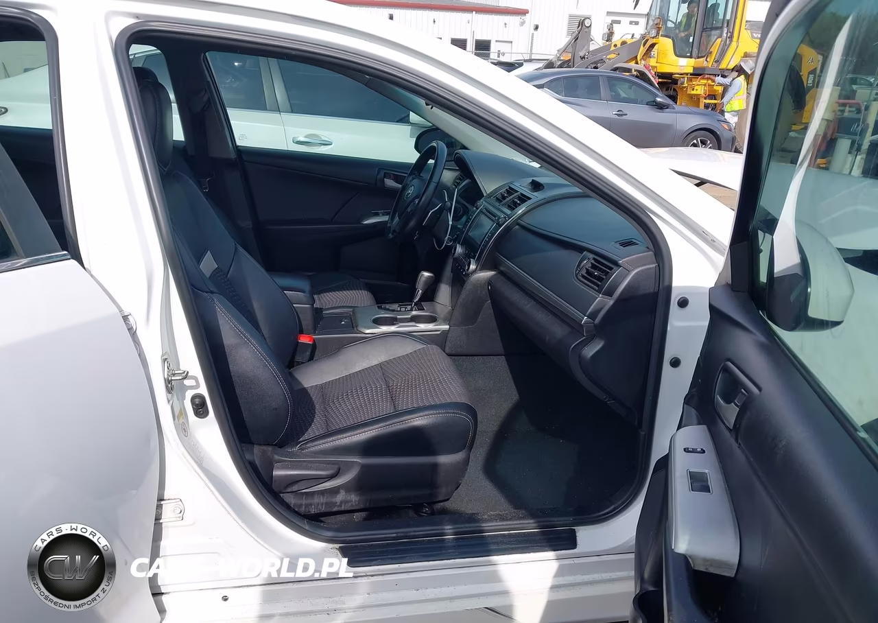 2014 Toyota Camry Se VIN:4T1BF1FK1EU429620 - 5