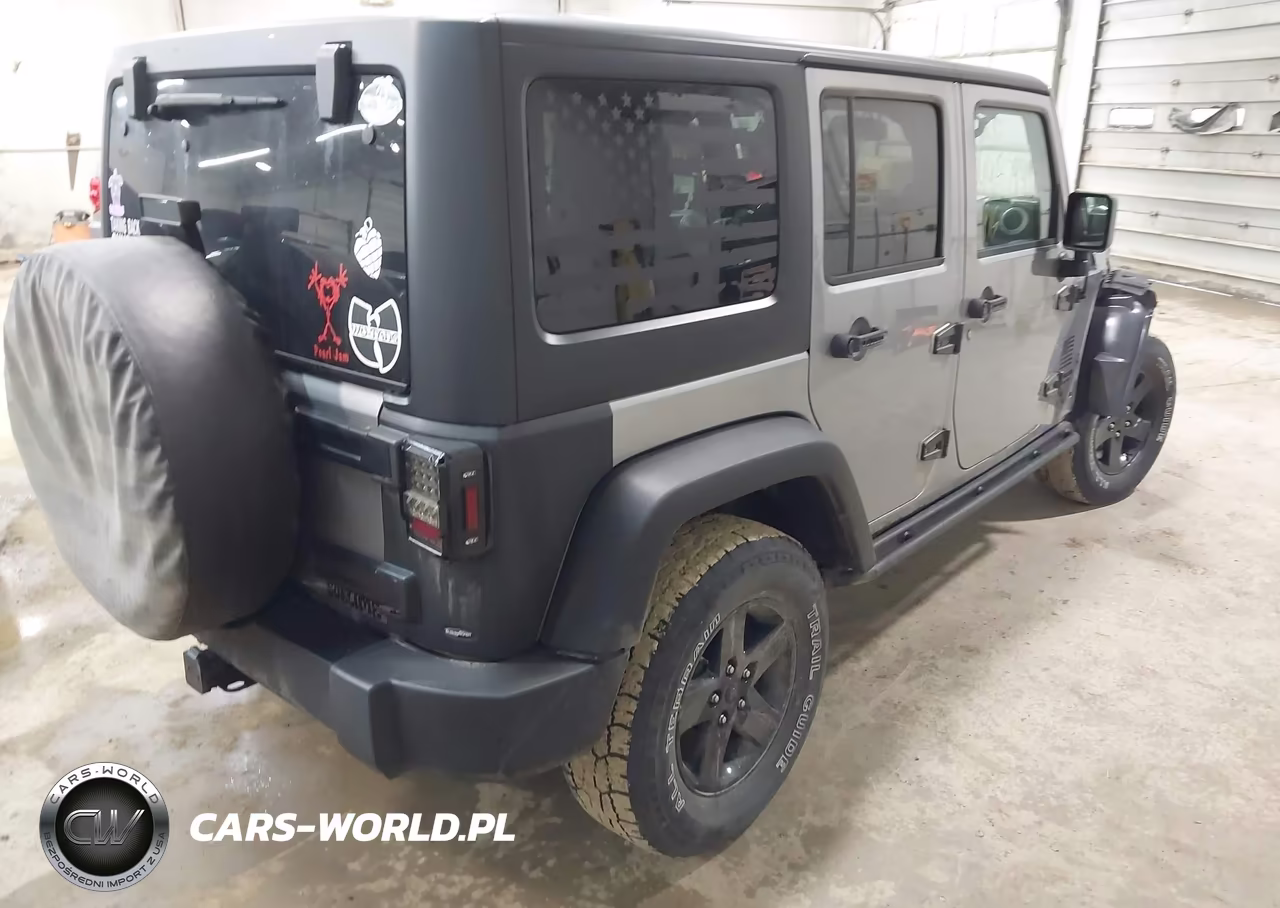 2015 Jeep Wrangler Unlimited Sport VIN:1C4BJWDG7FL713985 - 4