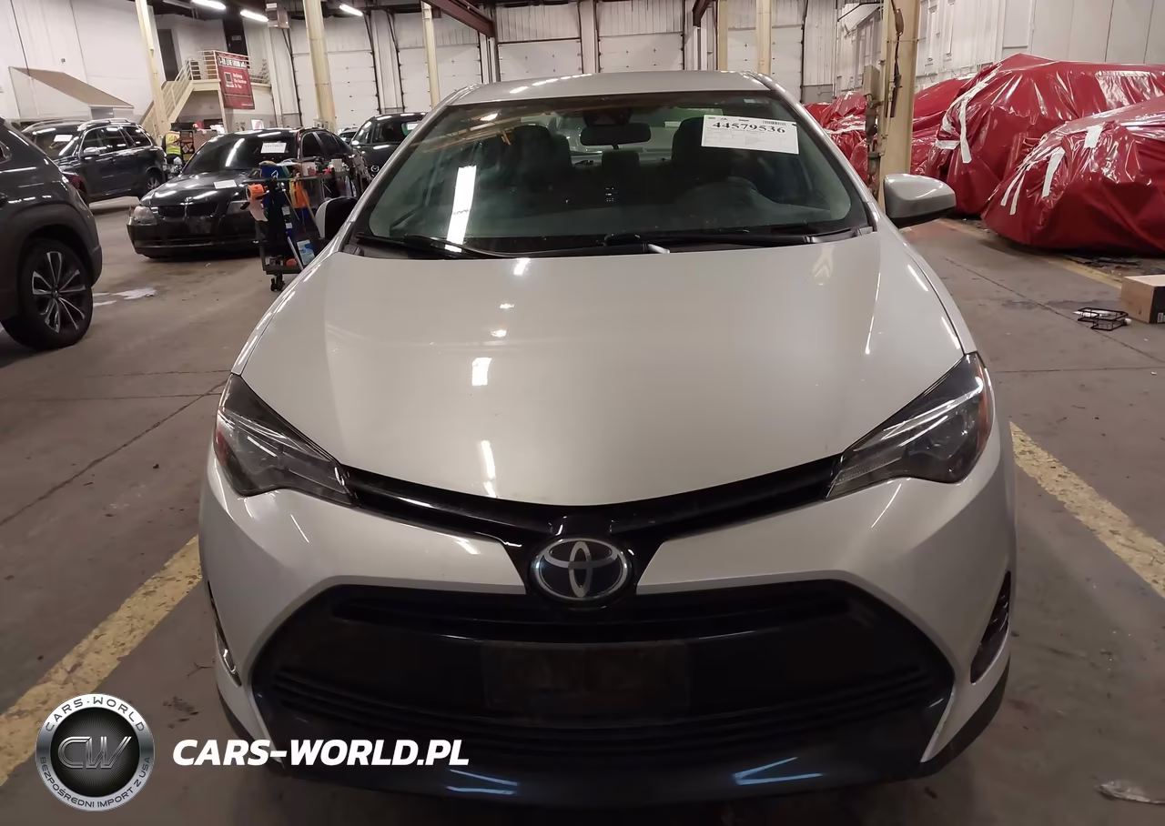 2018 Toyota Corolla Le VIN:5YFBURHE3JP822591 - 11