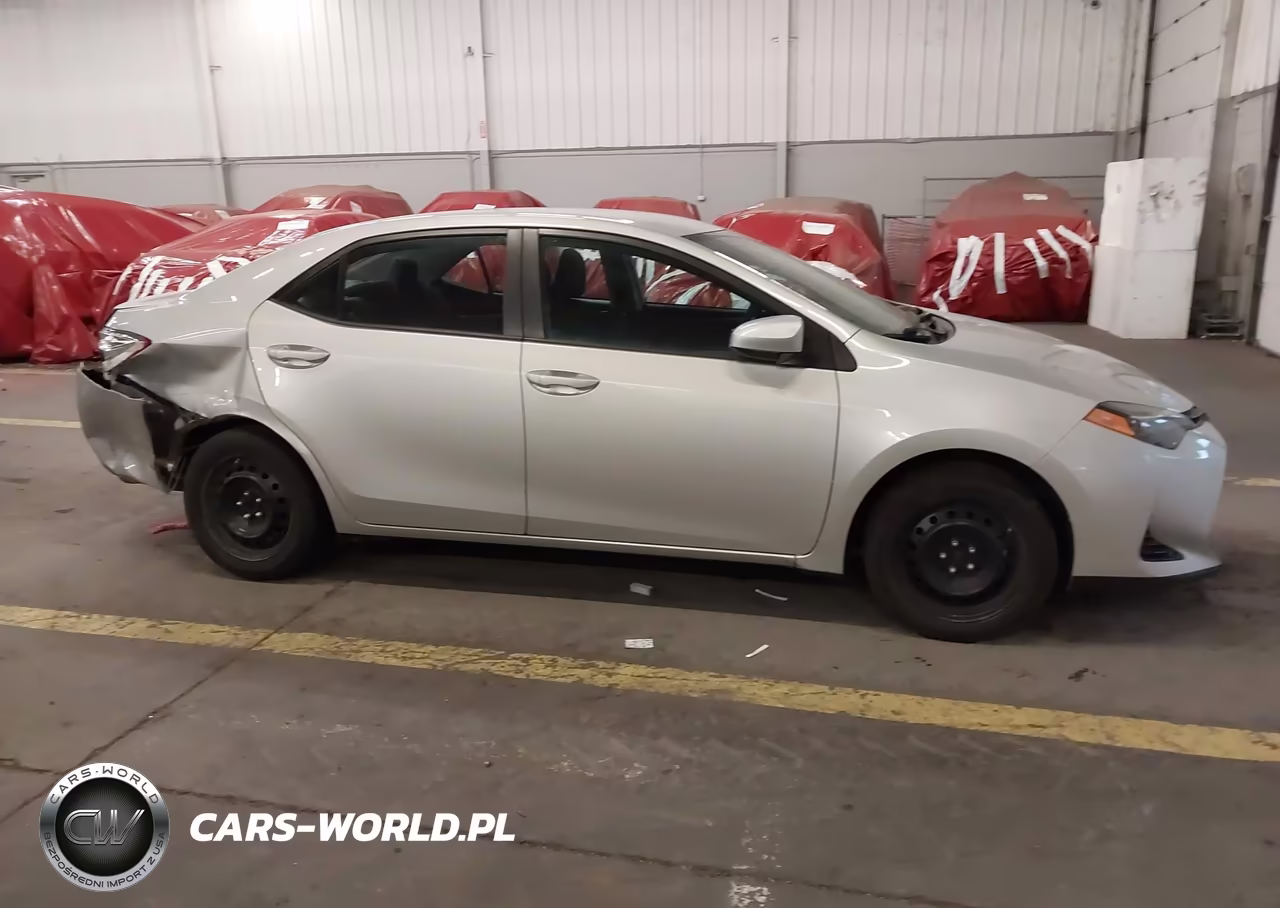 2018 Toyota Corolla Le VIN:5YFBURHE3JP822591 - 12