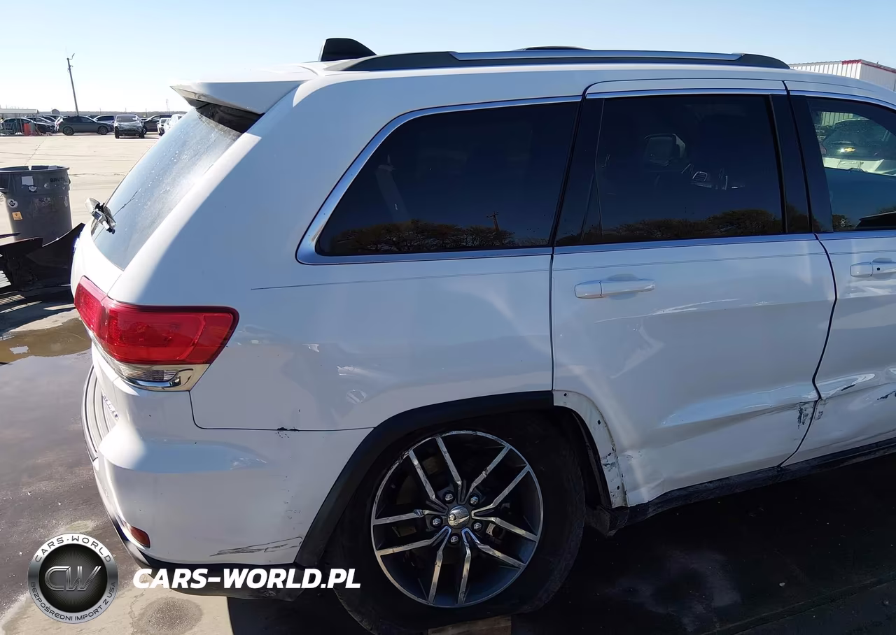 2018 Jeep Grand Cherokee Laredo E 4X2 VIN:1C4RJEAG8JC447219 - 18