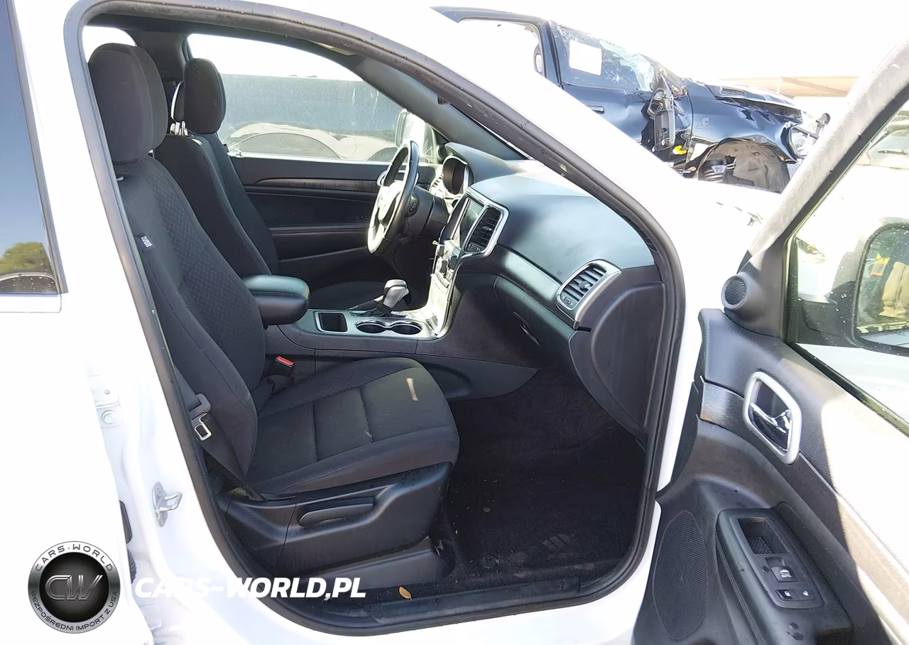 2018 Jeep Grand Cherokee Laredo E 4X2 VIN:1C4RJEAG8JC447219 - 5