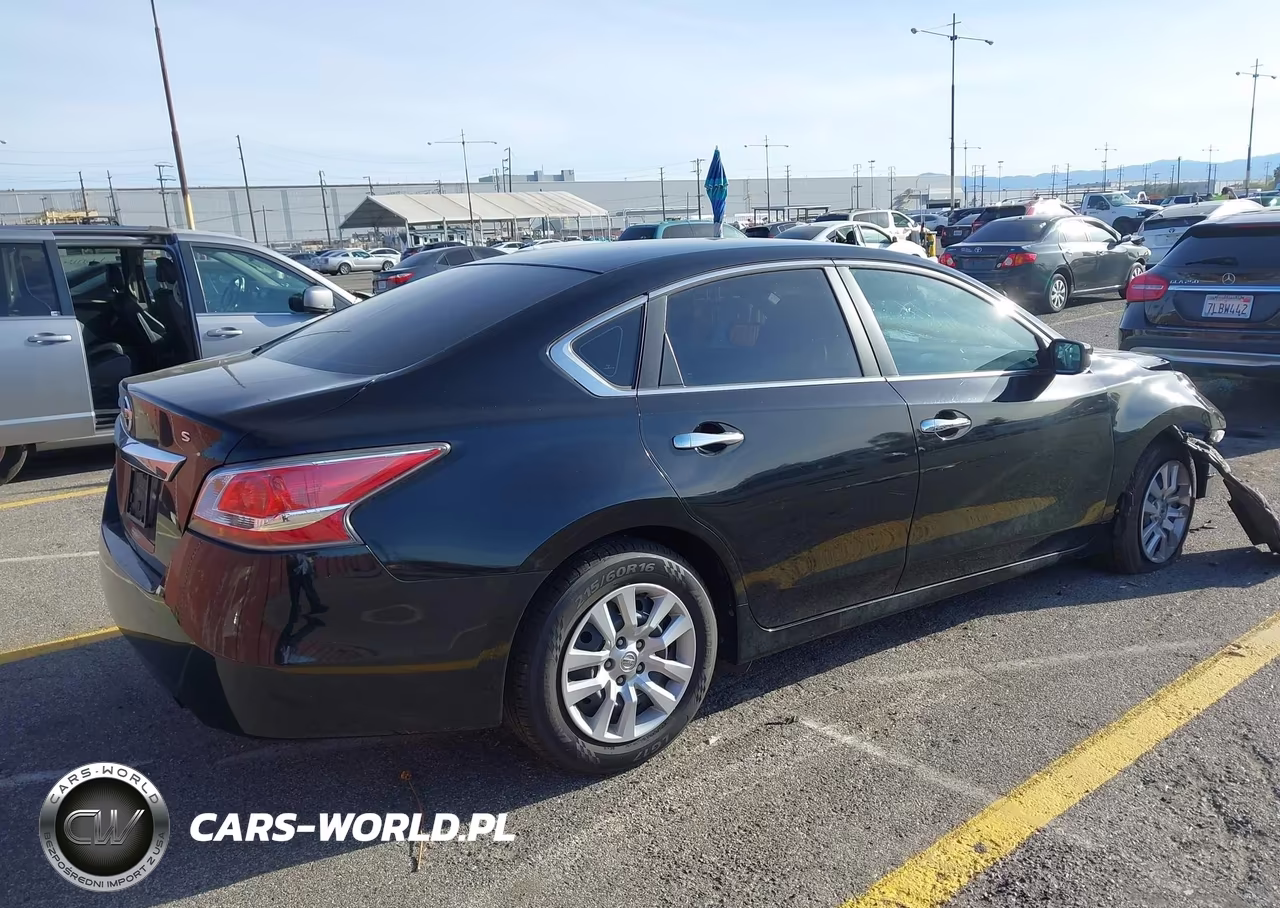 2015 Nissan Altima 2.5 S VIN:1N4AL3AP5FN371634 - 4