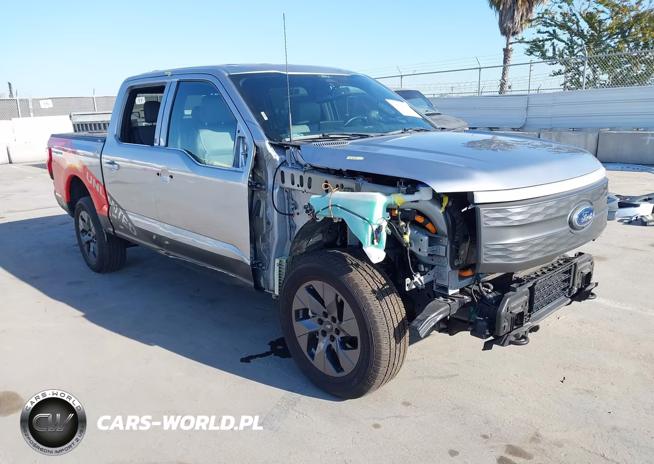 2022 Ford F-150 Lightning Lariat