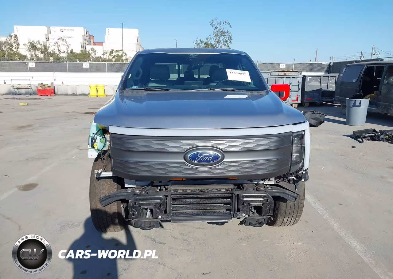 2022 Ford F-150 Lightning Lariat VIN:1FTVW1EL0NWG14449 - 13