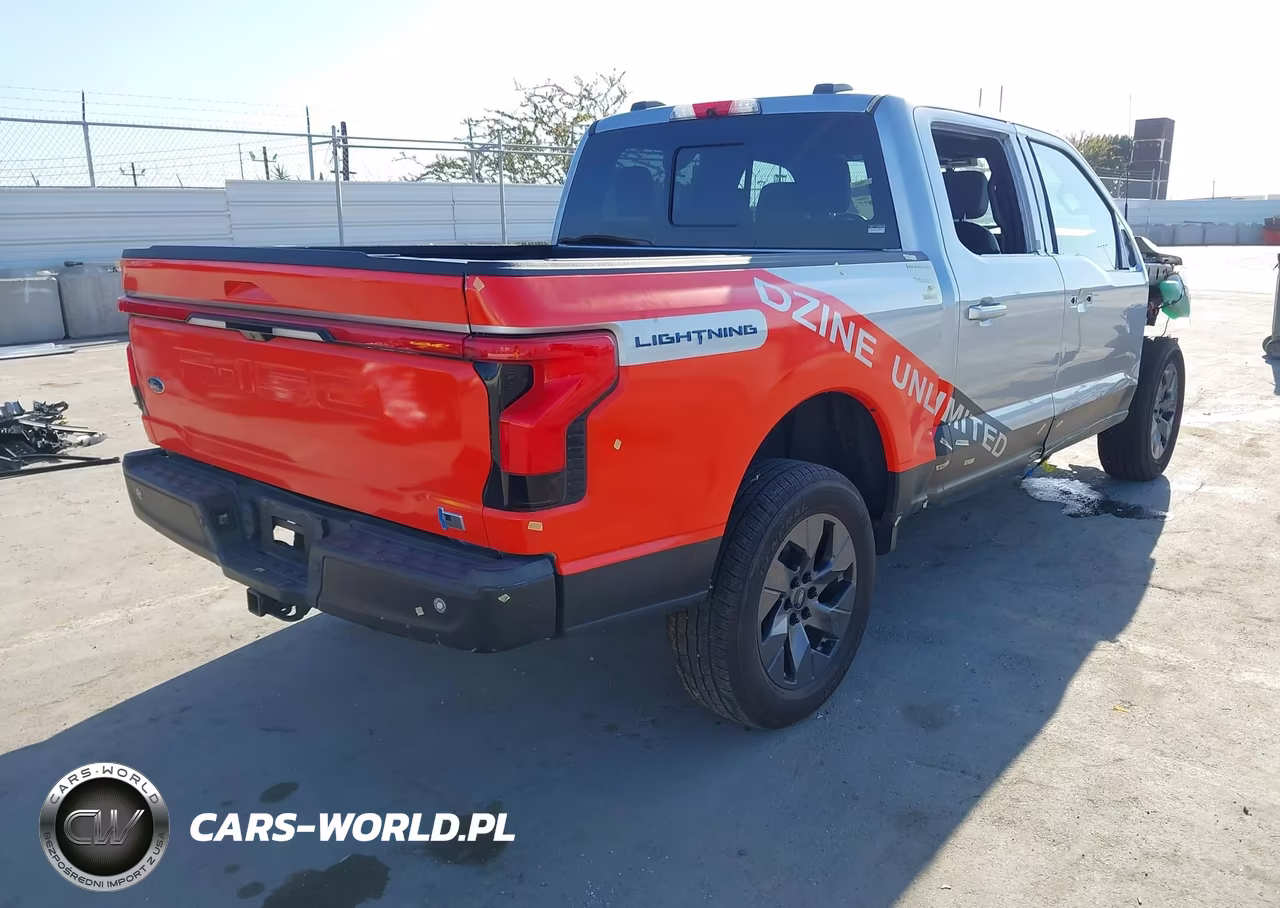 2022 Ford F-150 Lightning Lariat VIN:1FTVW1EL0NWG14449 - 4