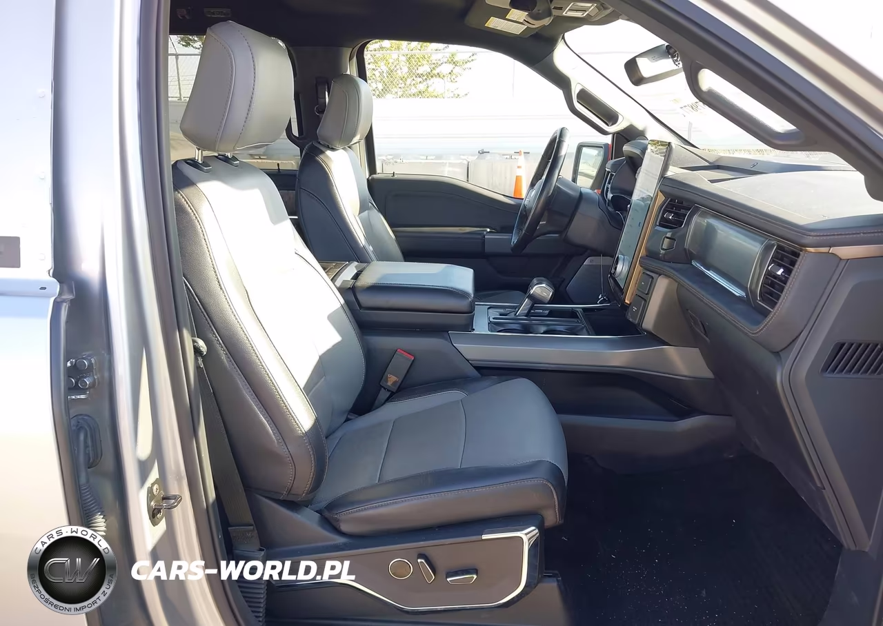 2022 Ford F-150 Lightning Lariat VIN:1FTVW1EL0NWG14449 - 5