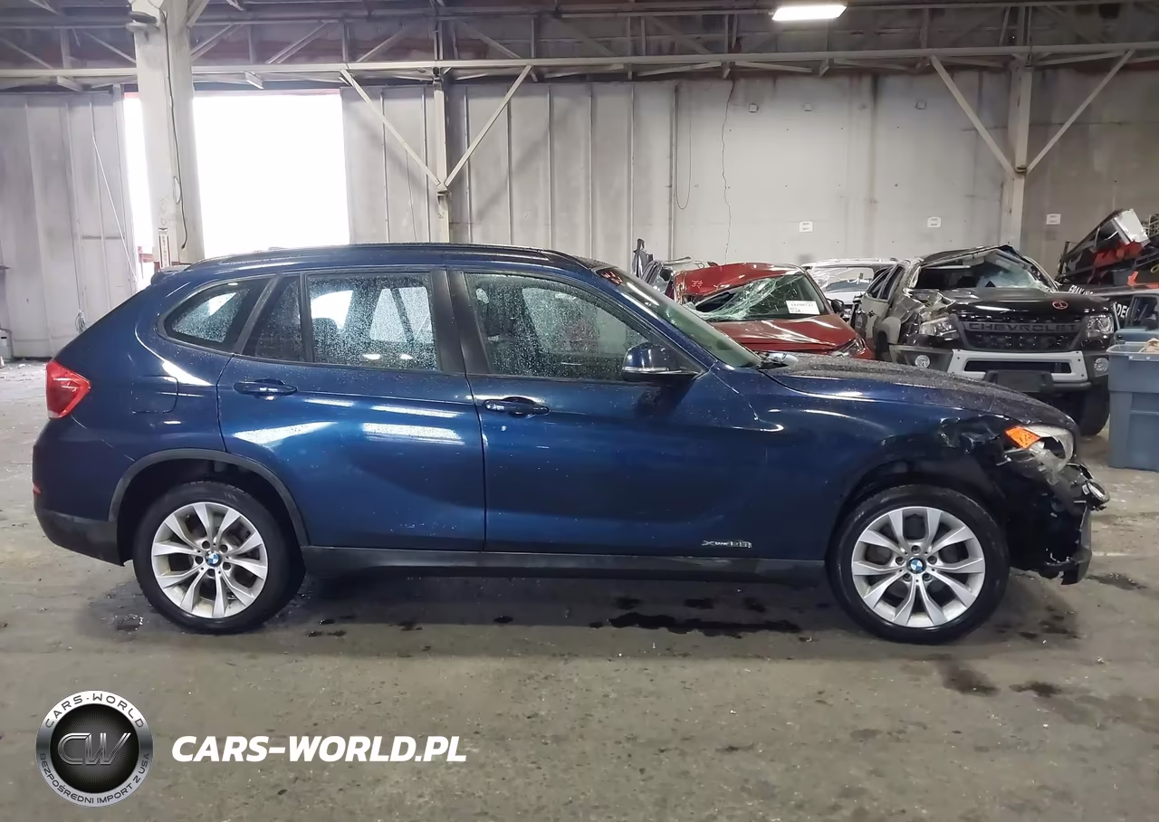 2013 BMW X1 xDrive28I VIN:WBAVL1C50DVR83990 - 13