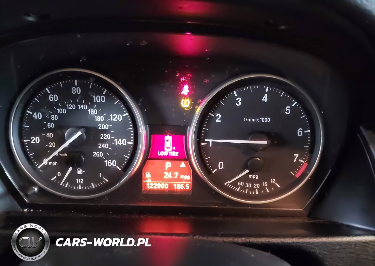 2013 BMW X1 xDrive28I VIN:WBAVL1C50DVR83990 - 7