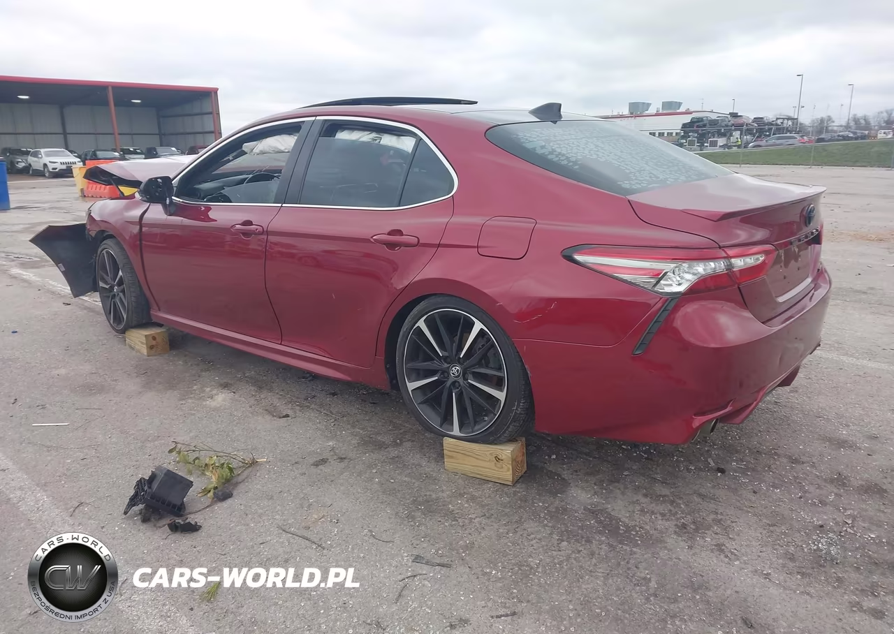 2018 Toyota Camry Xse VIN:4T1B61HK9JU539743 - 3