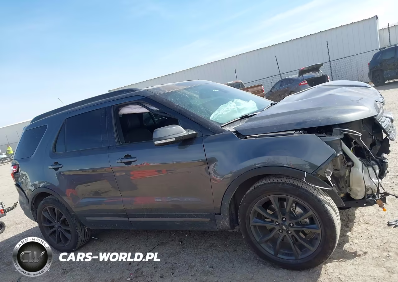 2018 Ford Explorer Xlt VIN:1FM5K7D88JGB30492 - 14