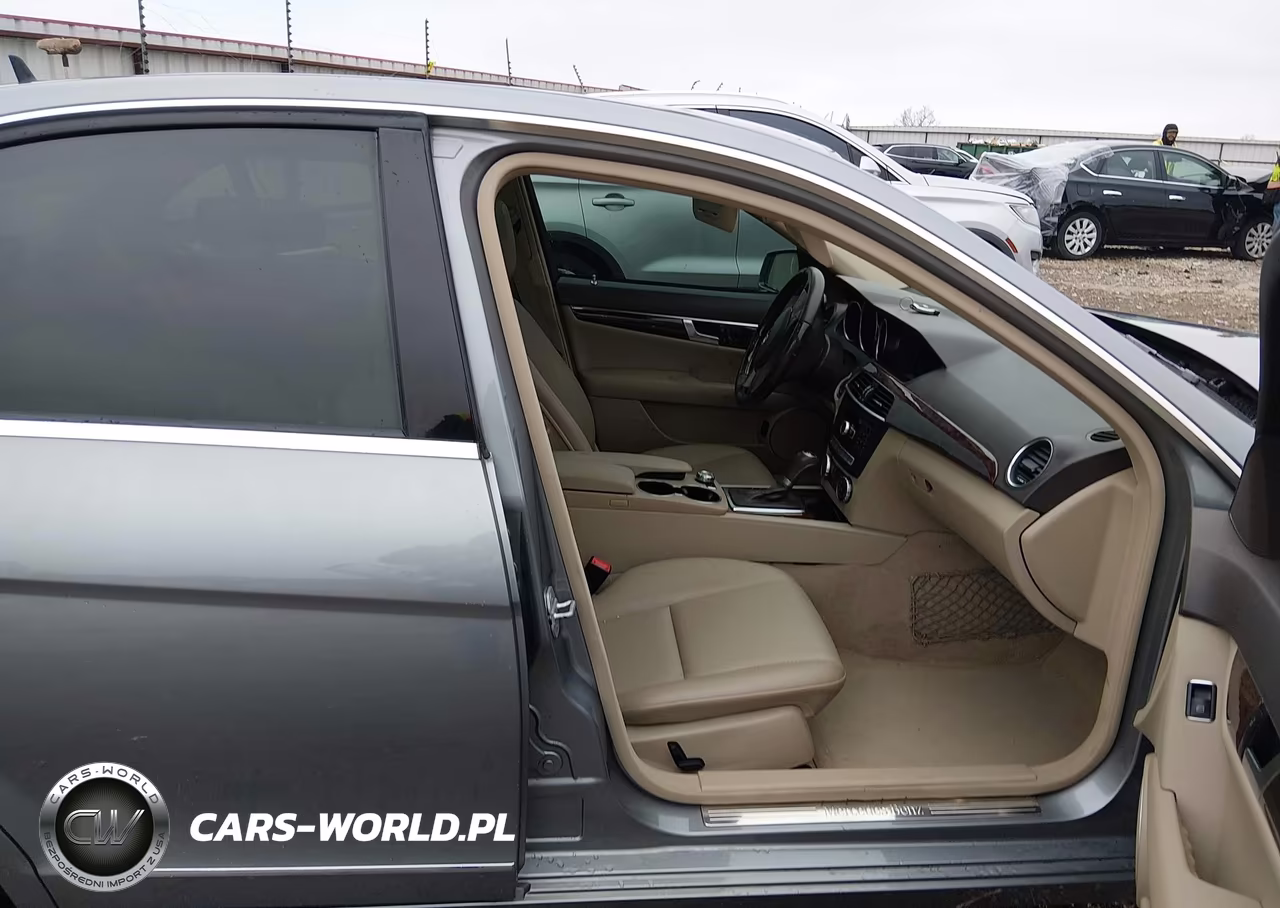 2014 Mercedes-Benz C 250 Luxury VIN:WDDGF4HB4EG256009 - 5