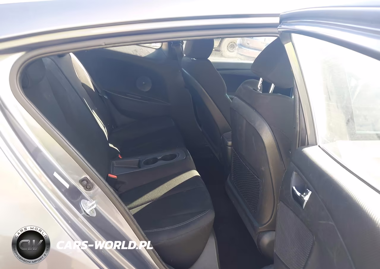 2017 Hyundai Veloster VIN:KMHTC6AD6HU309092 - 8
