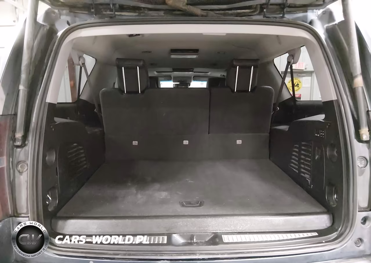 2019 Chevrolet Suburban Lt VIN:1GNSKHKC1KR388063 - 17