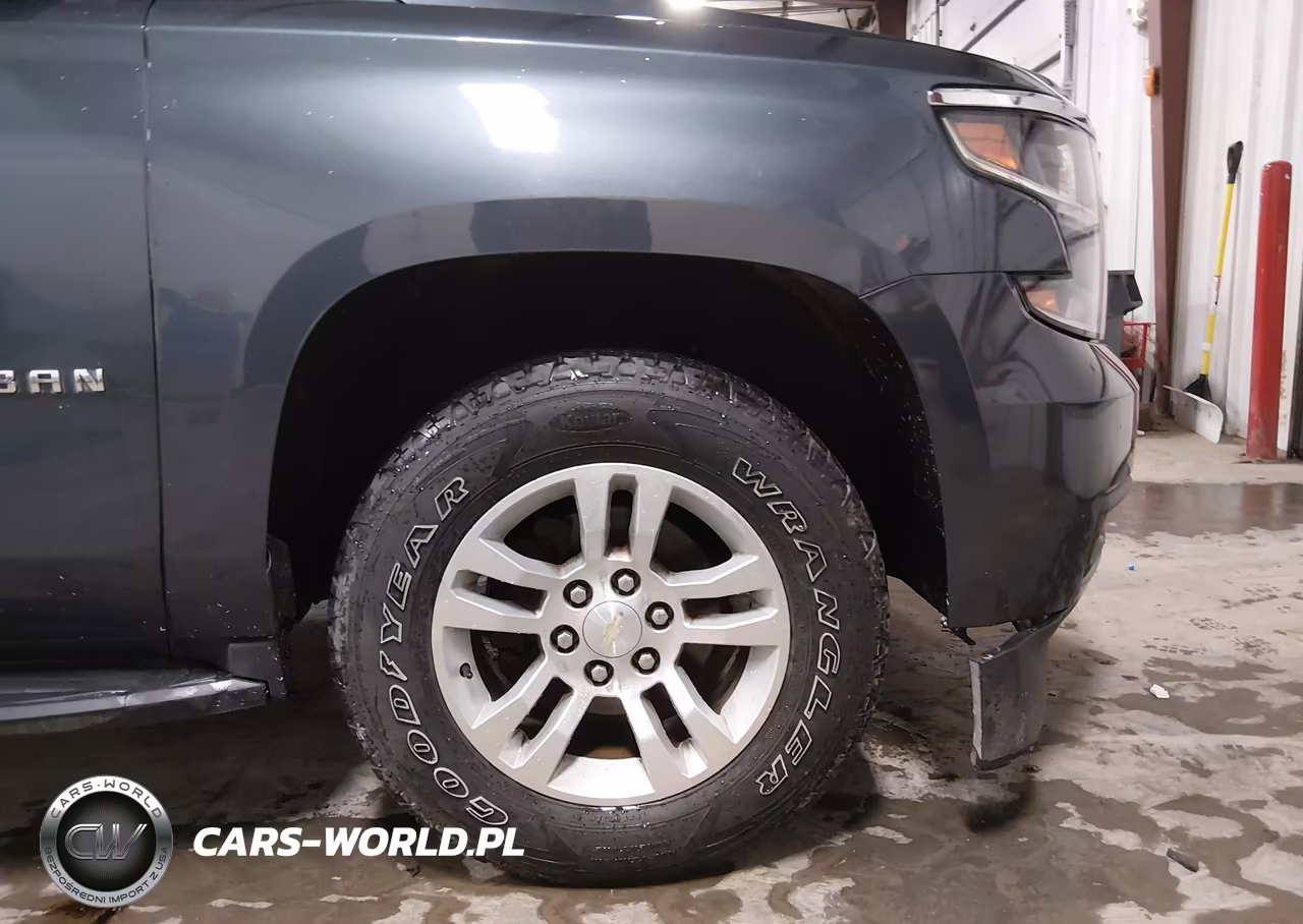 2019 Chevrolet Suburban Lt VIN:1GNSKHKC1KR388063 - 19