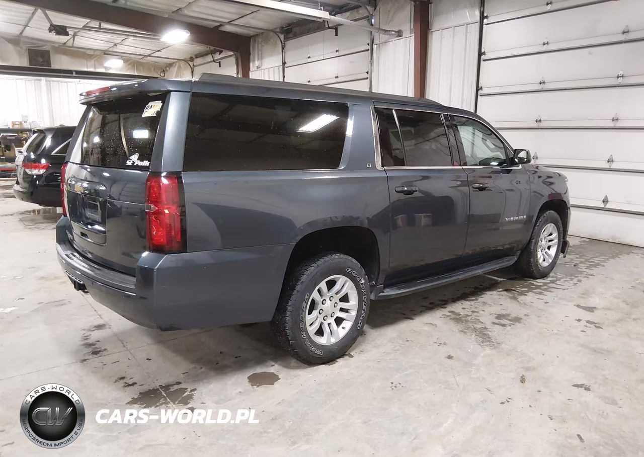 2019 Chevrolet Suburban Lt VIN:1GNSKHKC1KR388063 - 4