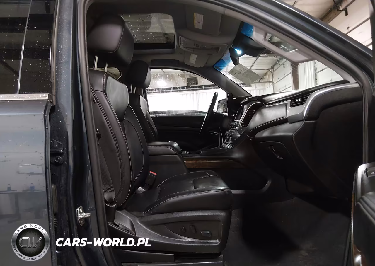 2019 Chevrolet Suburban Lt VIN:1GNSKHKC1KR388063 - 5