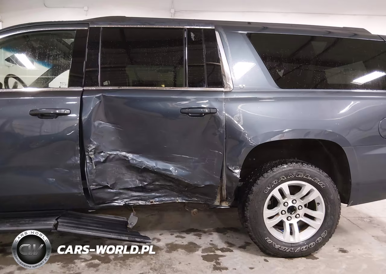 2019 Chevrolet Suburban Lt VIN:1GNSKHKC1KR388063 - 6