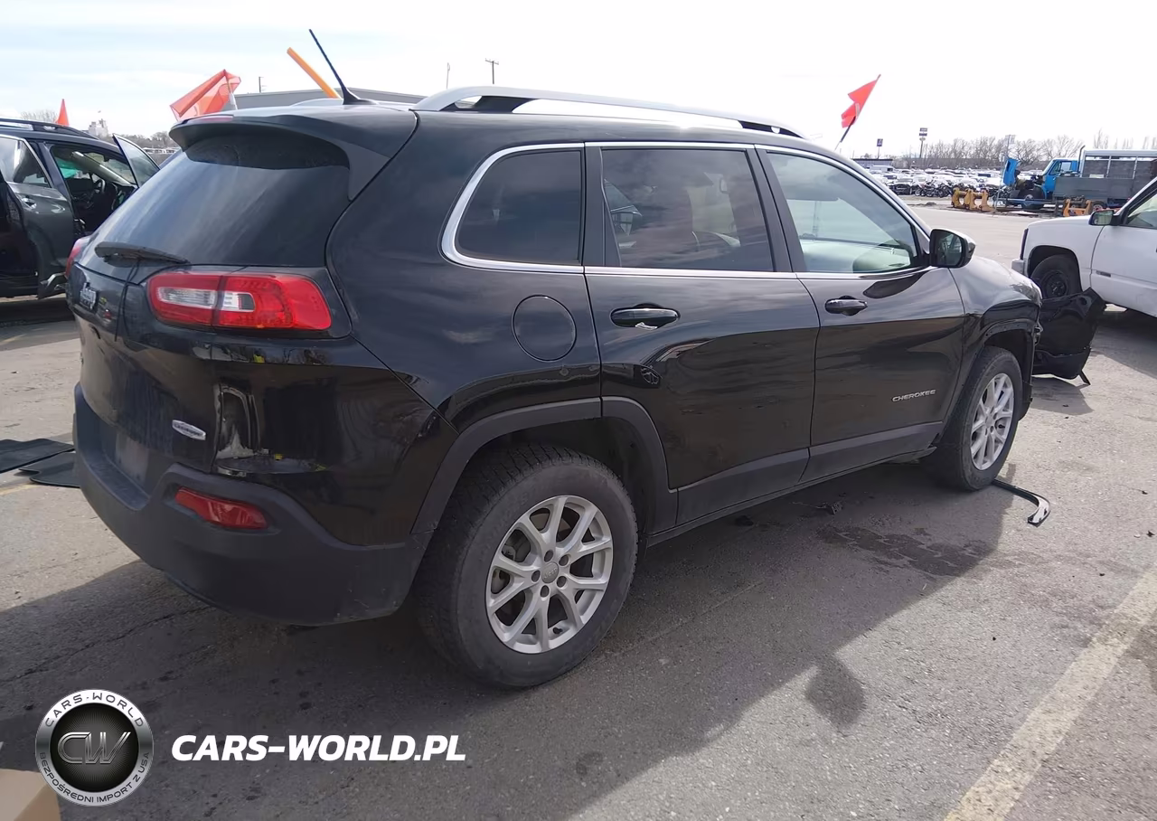 2018 Jeep Cherokee Latitude 4X4 VIN:1C4PJMCB4JD515089 - 4