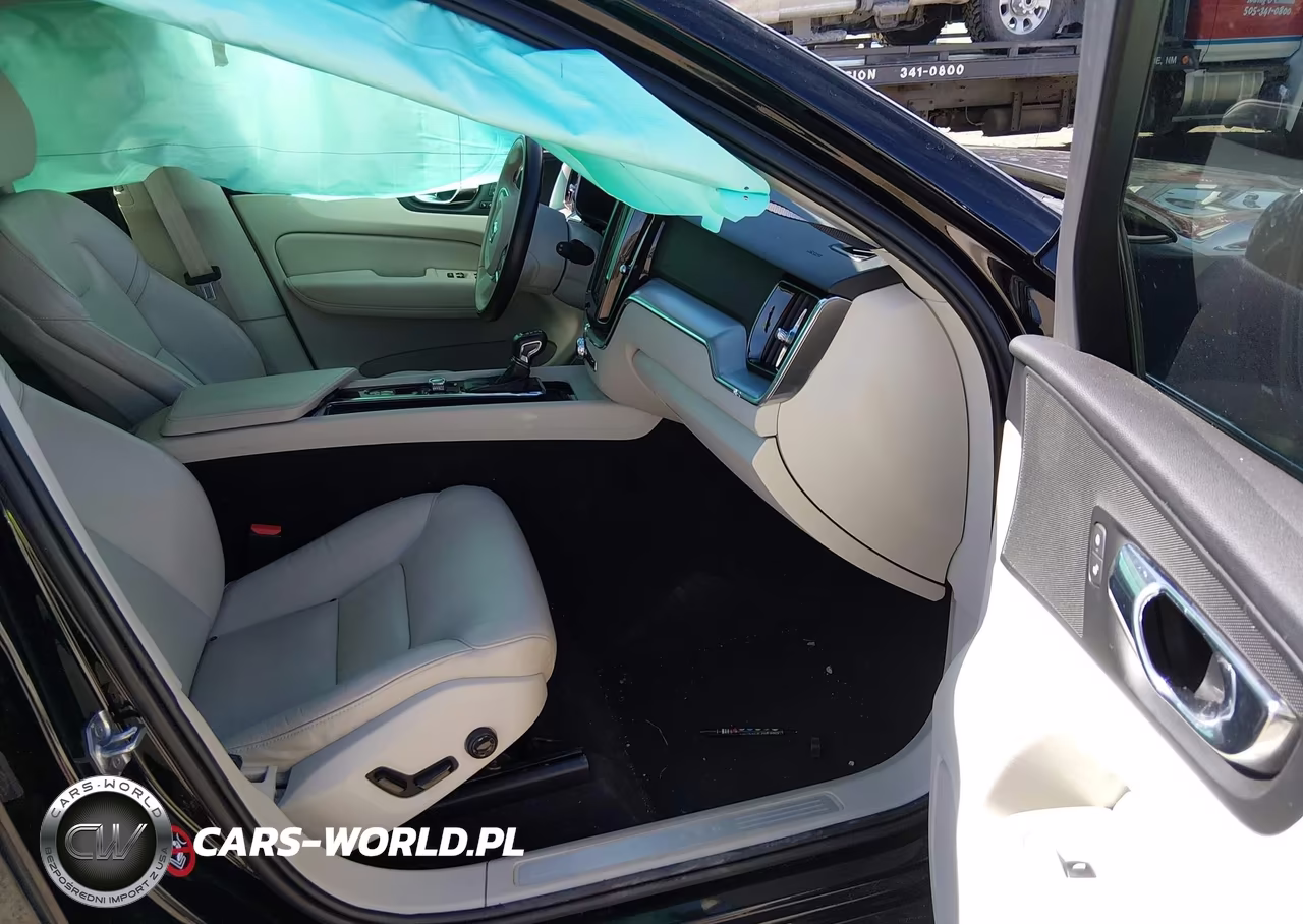 2018 Volvo Xc60 T6 Momentum VIN:LYVA22RK7JB122325 - 5