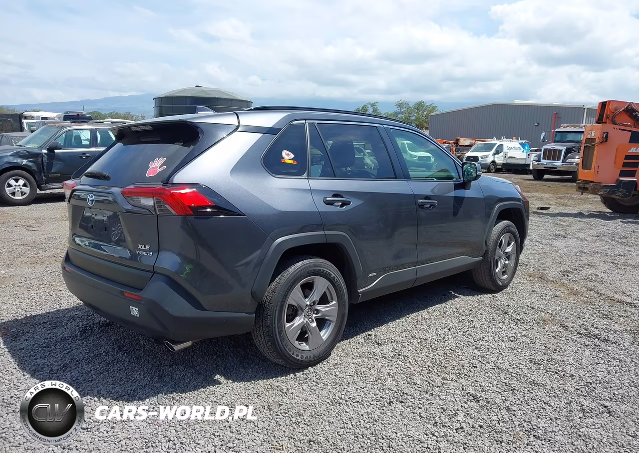 2022 Toyota Rav4 Hybrid Xle VIN:JTMRWRFV7ND143962 - 4