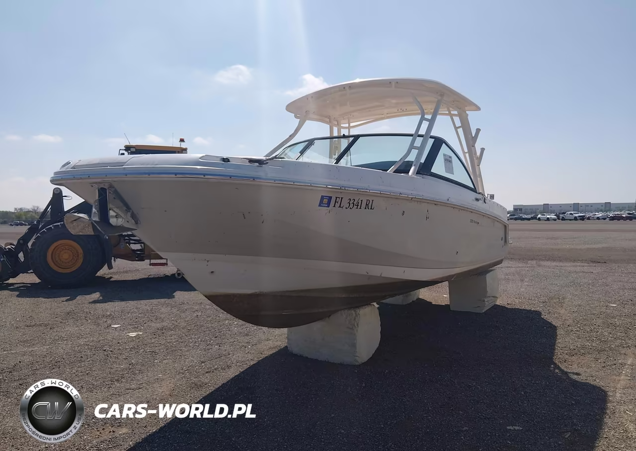 2017 Boston Whaler Other VIN:BWCE2664F717 - 2