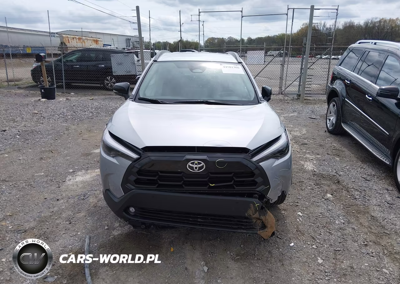 2026 Toyota Corolla Cross Xle VIN:7MUEAAAG0TV178549 - 13