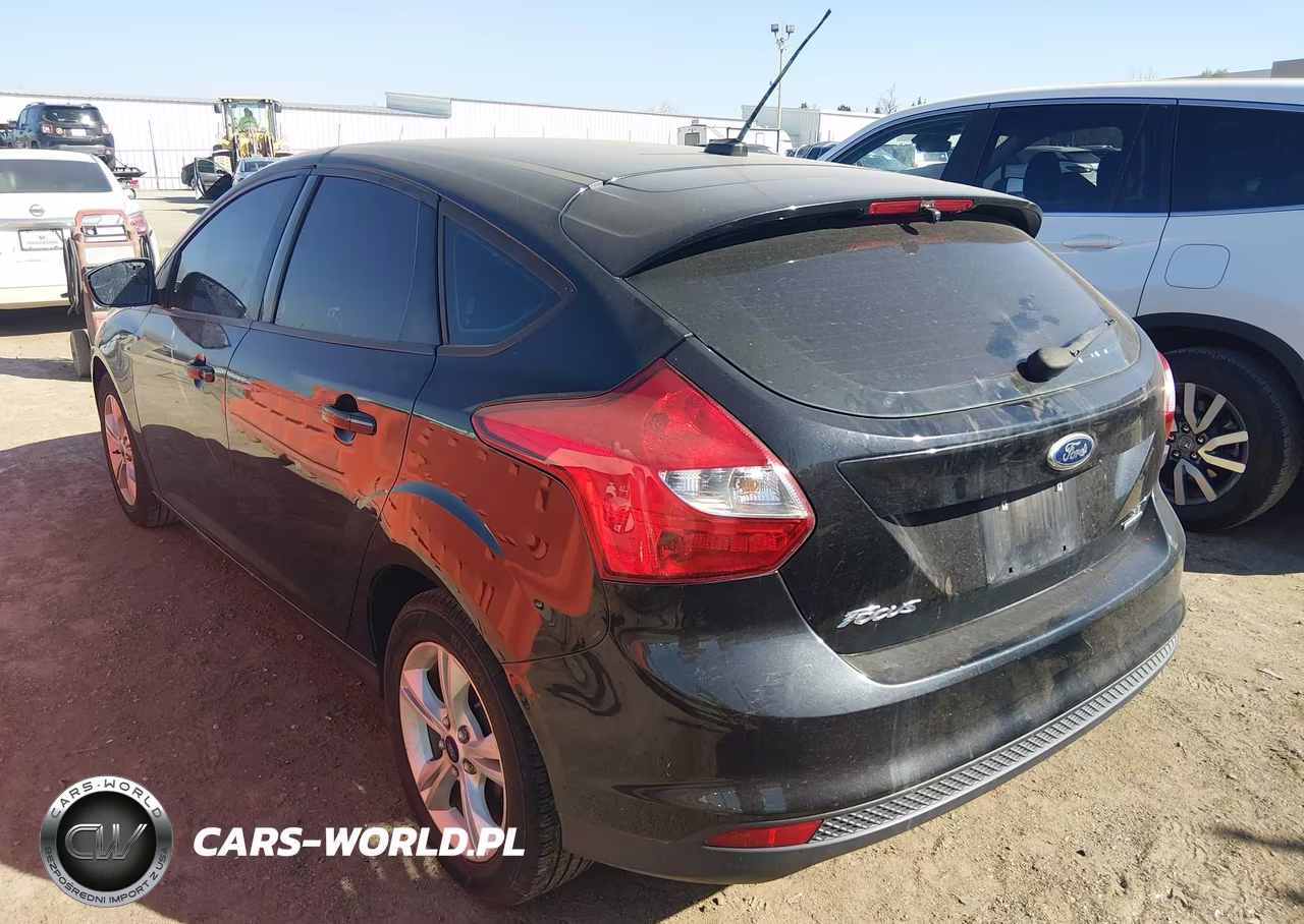 2014 Ford Focus Se VIN:1FADP3K2XEL321083 - 3