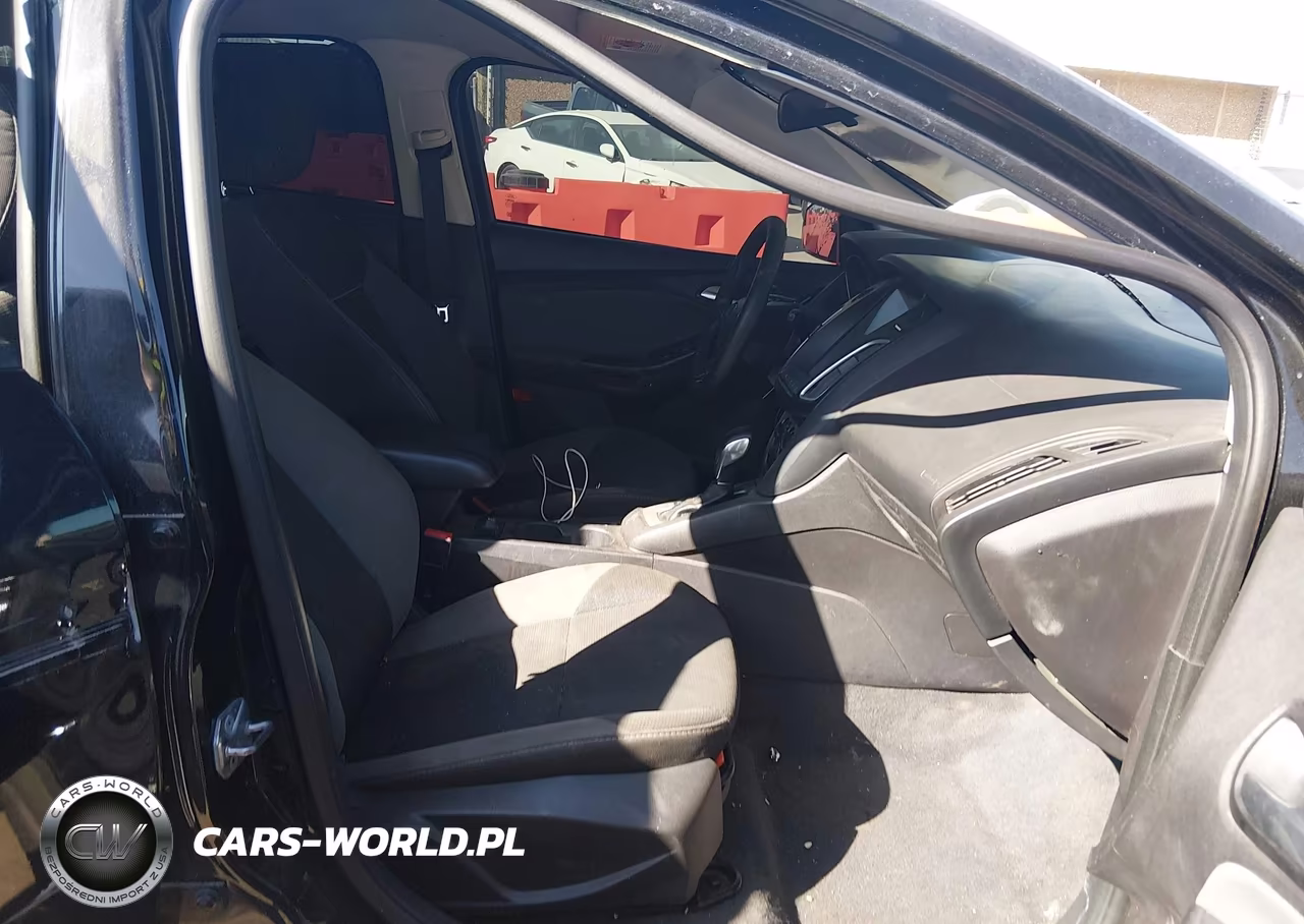 2014 Ford Focus Se VIN:1FADP3K2XEL321083 - 5