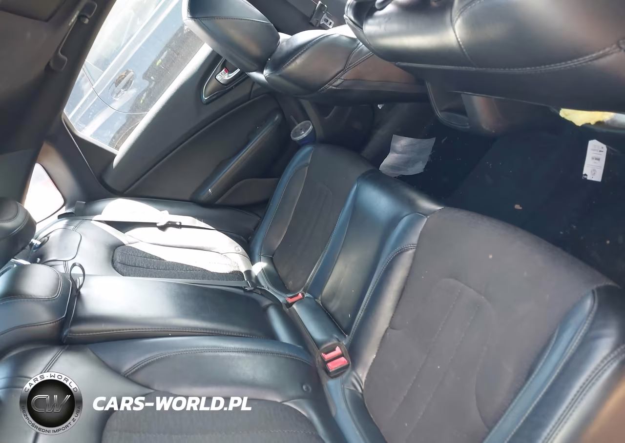 2015 Chrysler 200 S VIN:1C3CCCBG0FN735982 - 8