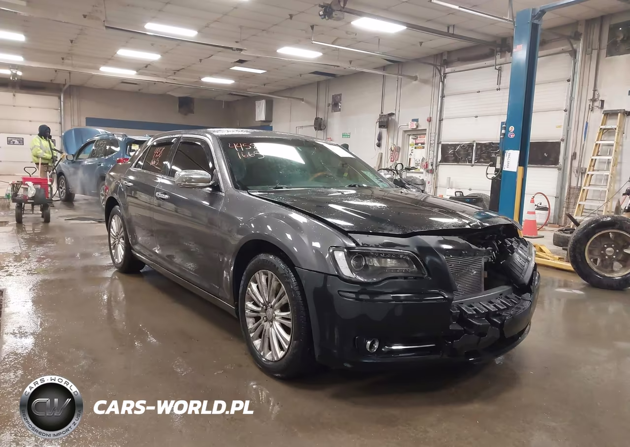 2013 Chrysler 300C – zdjęcie 1 z 16