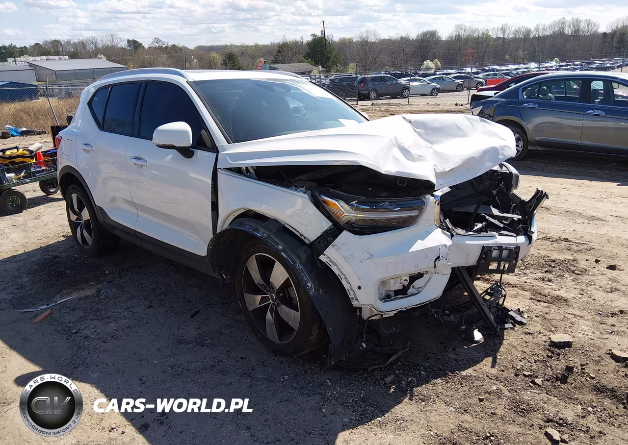 2019 Volvo Xc40 T5 Momentum-T5 R-Design