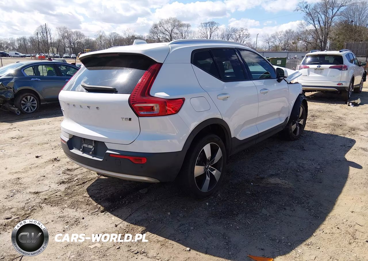 2019 Volvo Xc40 T5 Momentum-T5 R-Design VIN:YV4162XZ9K2012588 - 4