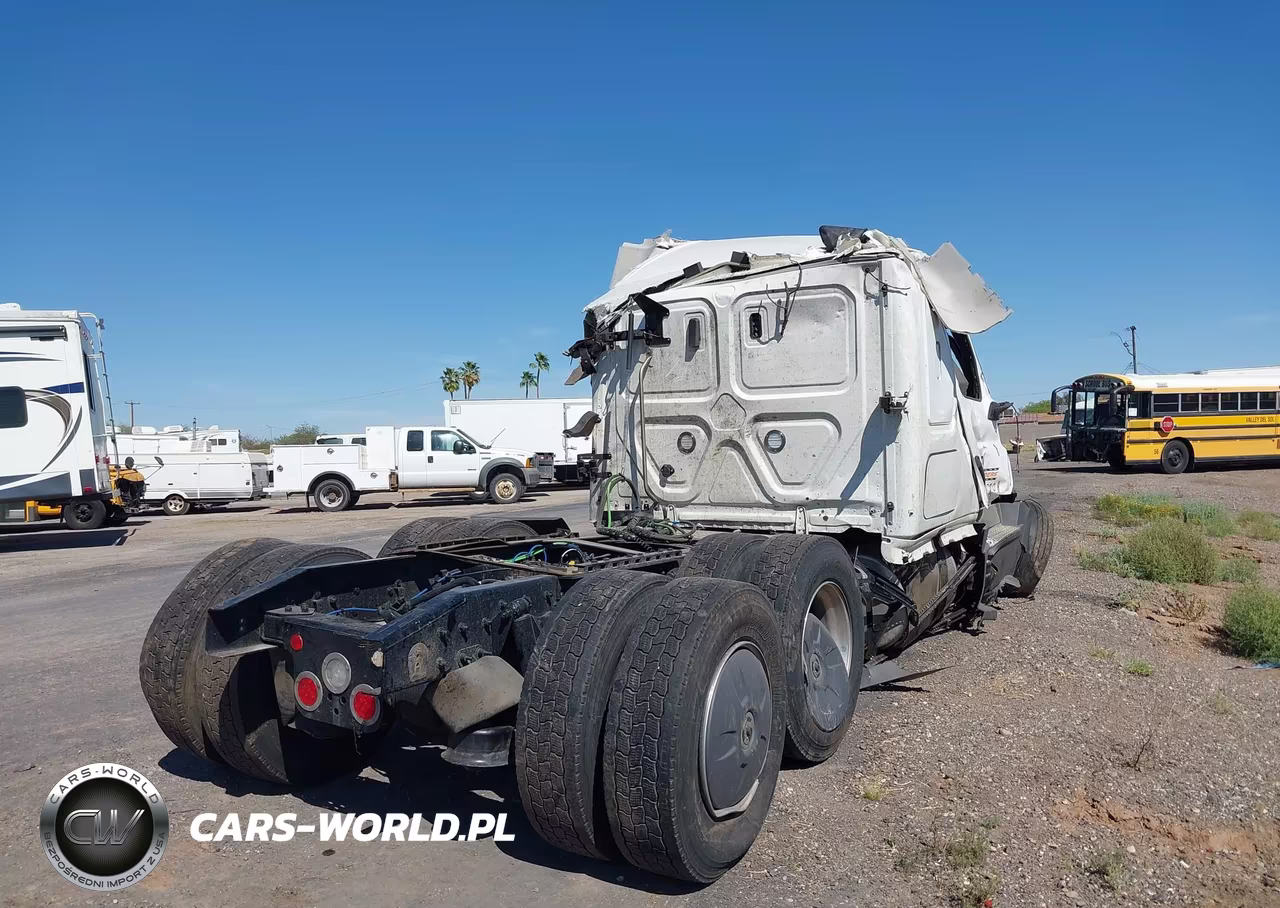 2026 Freightliner New Cascadia 126 VIN:3AKJHHDR8TSWM3877 - 4